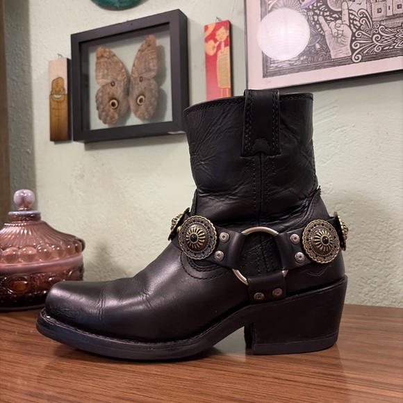 ⚡️Vintage Harley Davidson Concho Harness Ankle Boots⚡️ - Picture 4 of 8